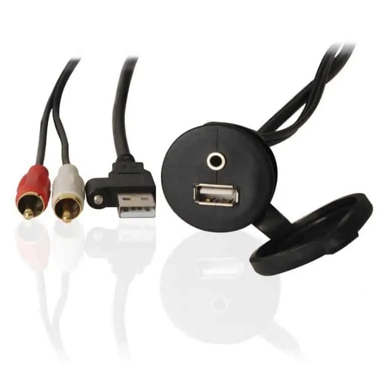 Fusion USB & 3.5mm auxiliary connector - Image