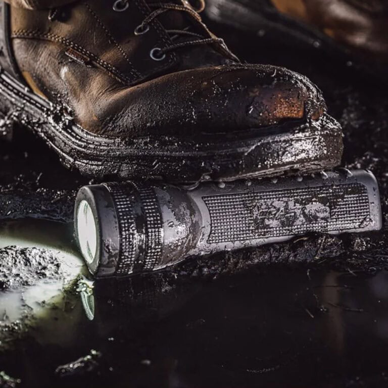 Coast GX40R Waterproof Rechargeable Focusing Torch, 3000 lumens - Image